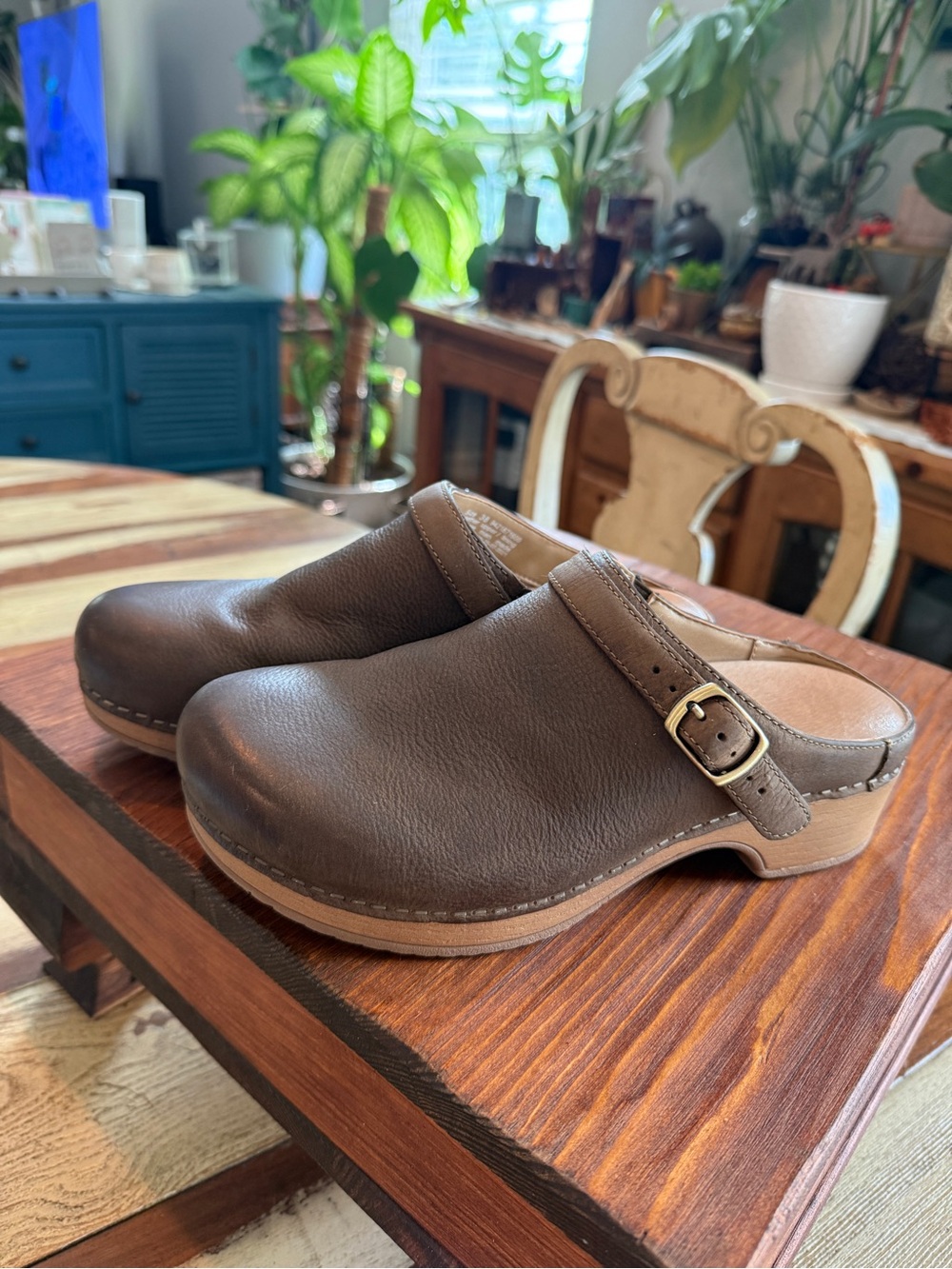 Dansko Berry Nubuck Suede Convertible Clogs-Mushroom Color Size 38 (W7.5/8)